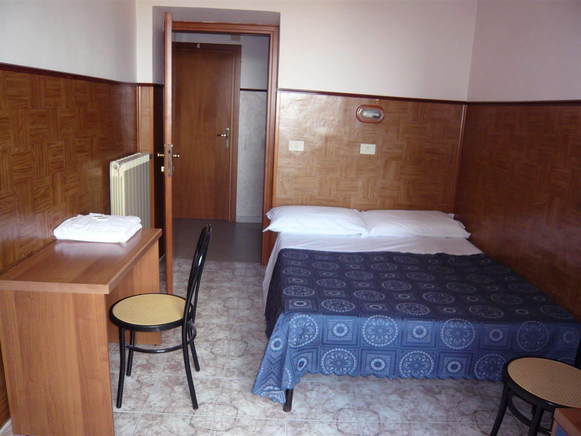 Hotel Cressy Rzym Zewnętrze zdjęcie